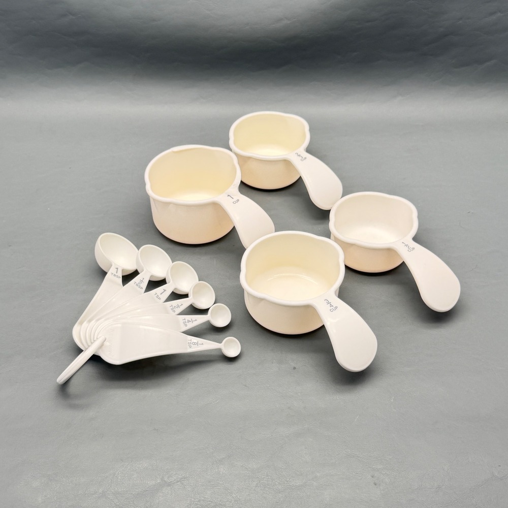 Tupperware Measuring Spoons 3484 & 4 Nesting Cups 3481 Vintage Set Lot